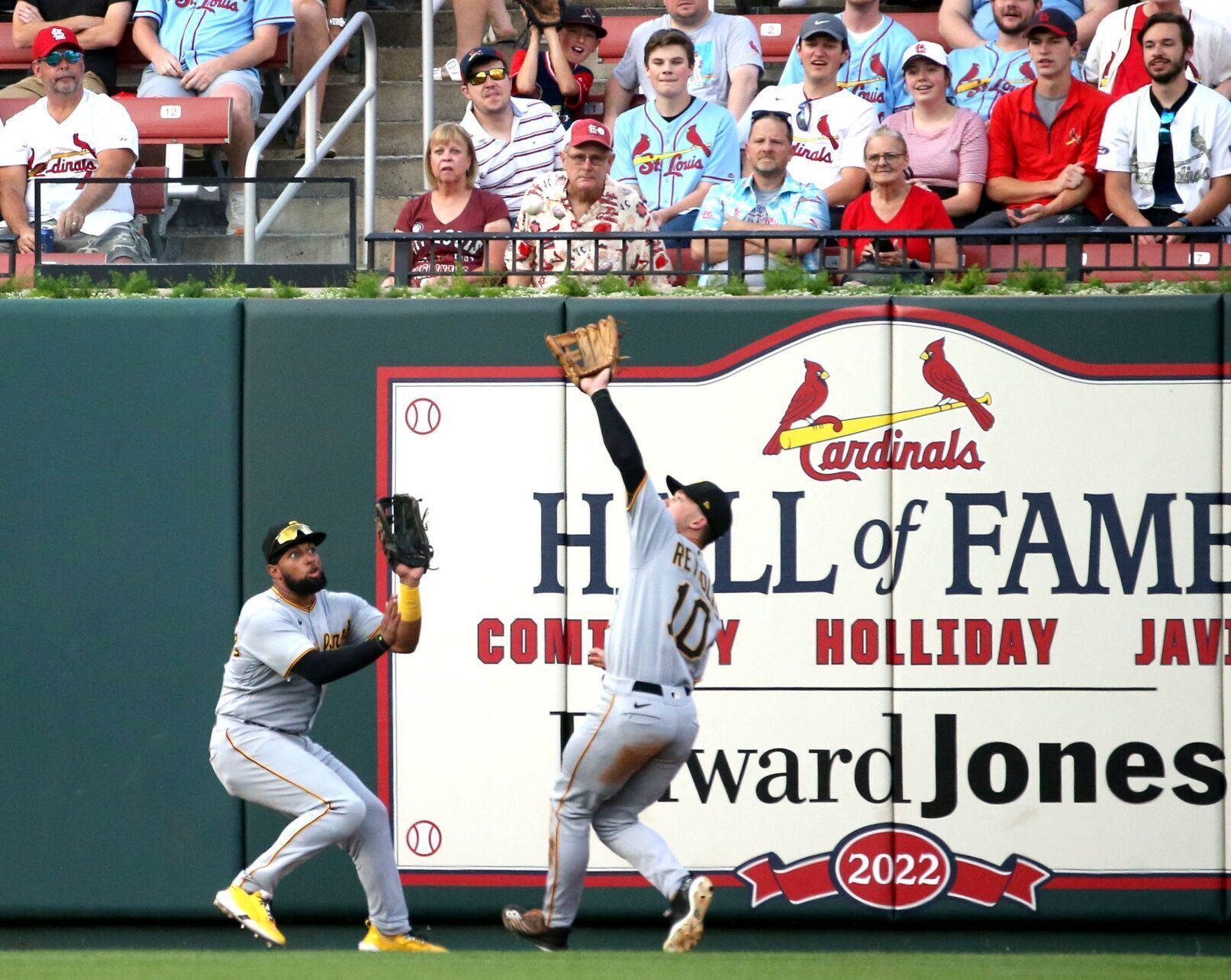 St. Louis Cardinals wrap up series against Pittsburgh Pirates